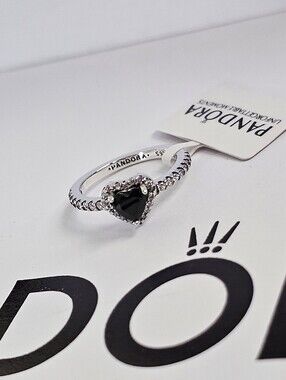 Pandora Elevated Black Heart Ring